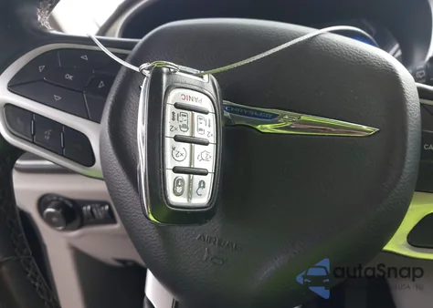 2018 Chrysler Pacifica Touring L z USA, uszkodzony, nr VIN 2C4RC1BGXJR246253